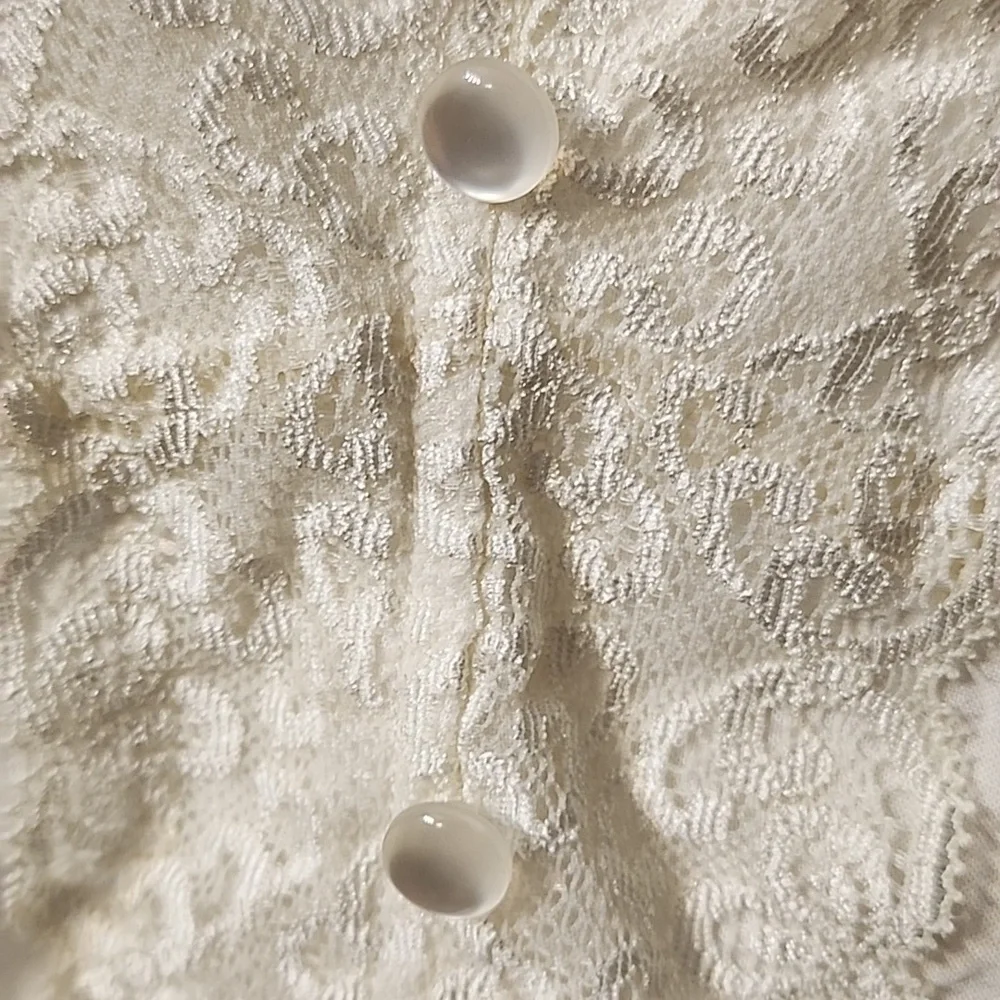Elegant White Lace Trim Blouse By Almost Famous - Picture 2 of 6